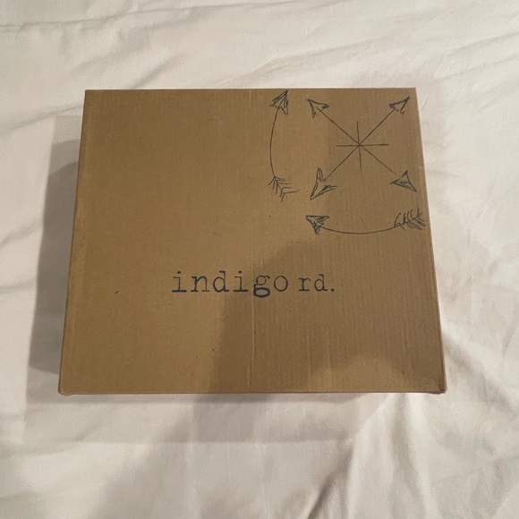 Suede Boot with sherpa inside - Picture 2 of 5